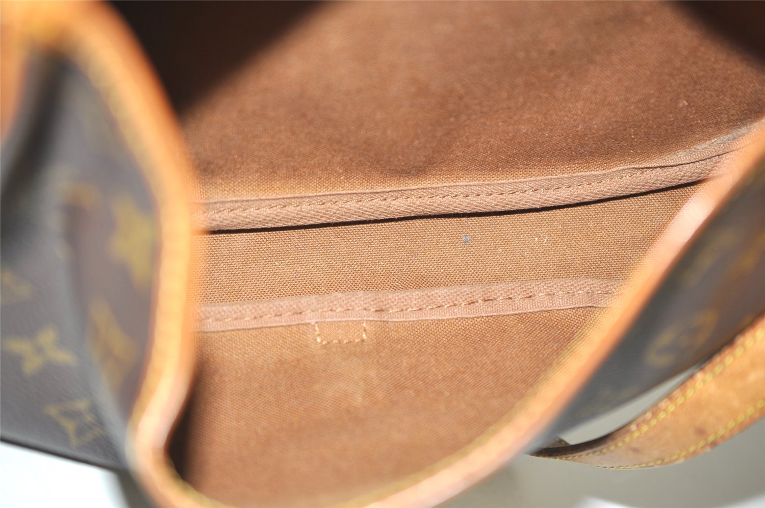 Authentic Louis Vuitton Monogram Saumur 30 Shoulder Cross Bag M42256 LV 8884I