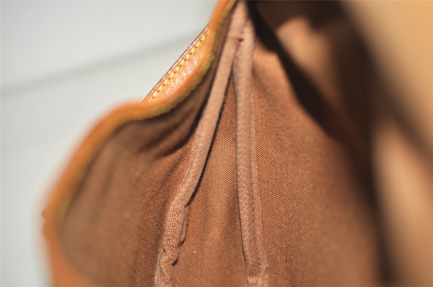 Authentic Louis Vuitton Monogram Saumur 30 Shoulder Cross Bag M42256 LV 8884I