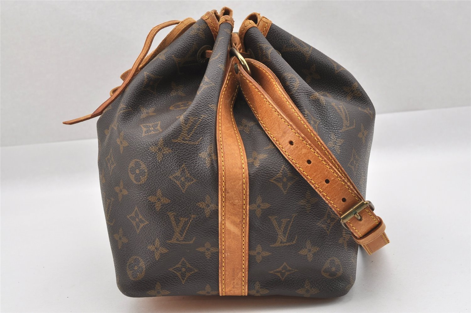 Authentic Louis Vuitton Monogram Petit Noe M42226 Shoulder Drawstring Bag 8885I