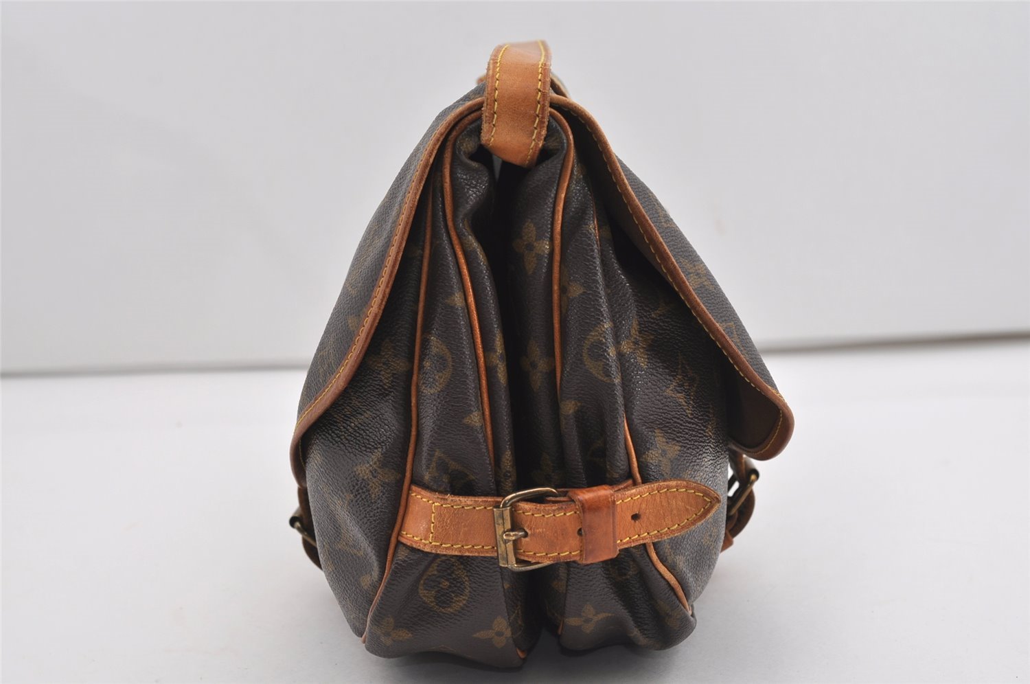 Authentic Louis Vuitton Monogram Saumur 30 Shoulder Cross Bag M42256 LV 8897I