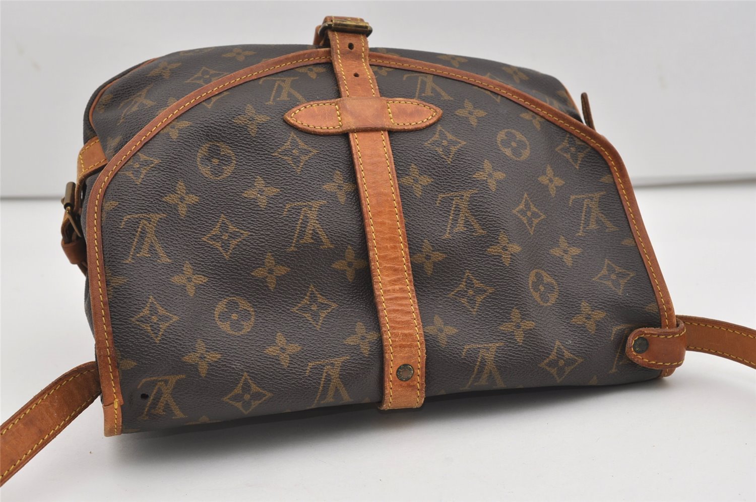 Authentic Louis Vuitton Monogram Saumur 30 Shoulder Cross Bag M42256 LV 8897I
