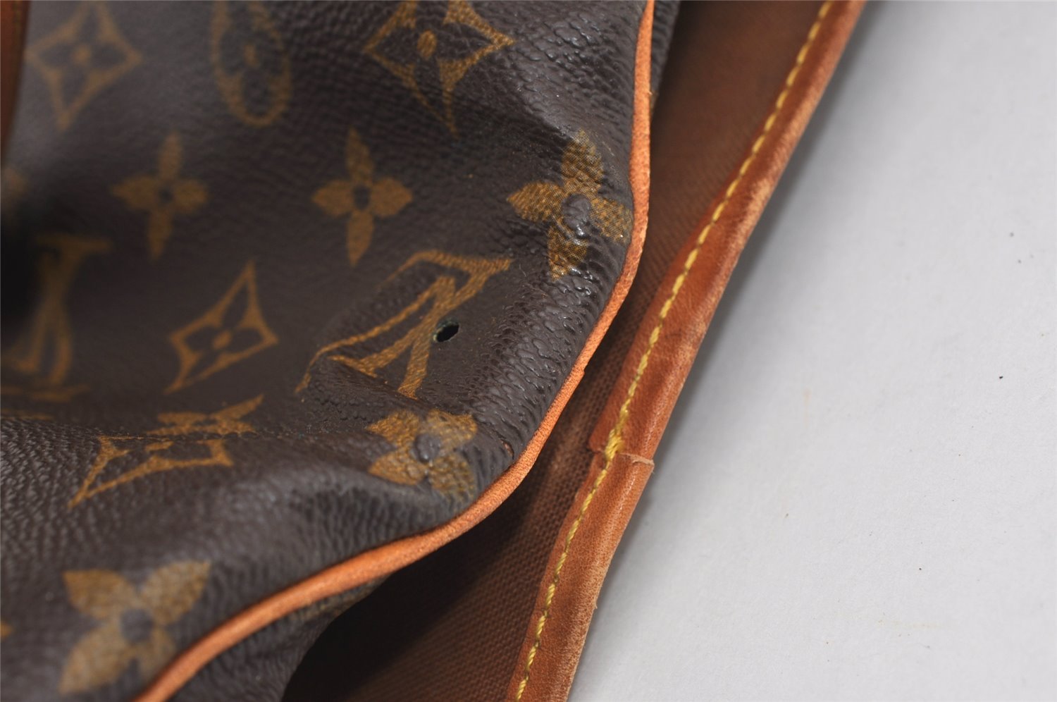 Authentic Louis Vuitton Monogram Saumur 30 Shoulder Cross Bag M42256 LV 8897I