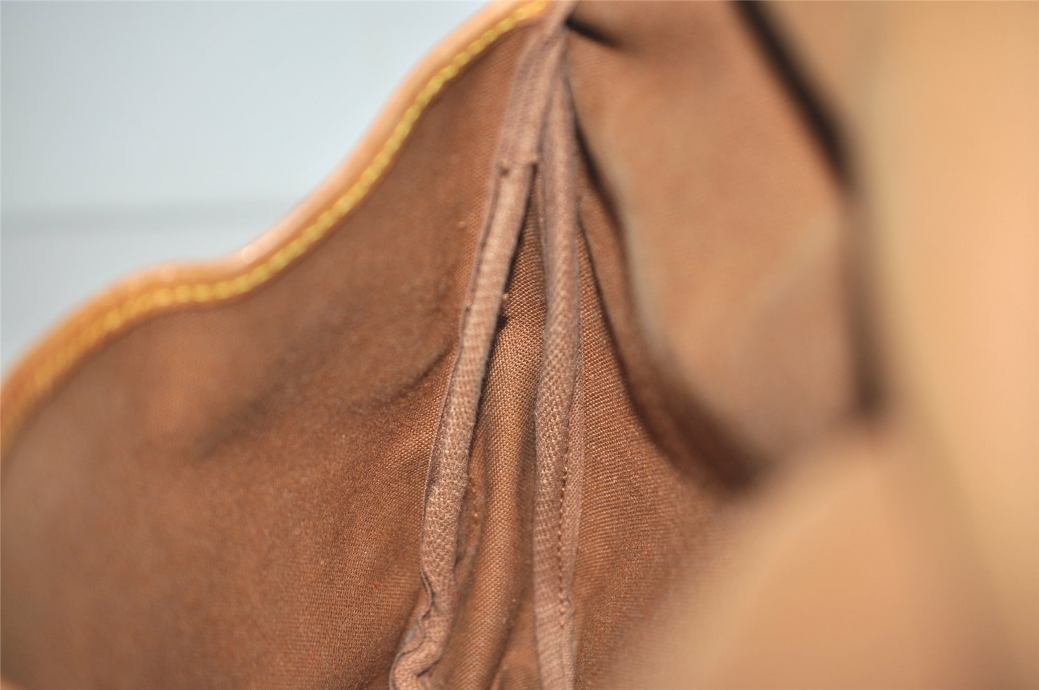 Authentic Louis Vuitton Monogram Saumur 30 Shoulder Cross Bag M42256 LV 8897I