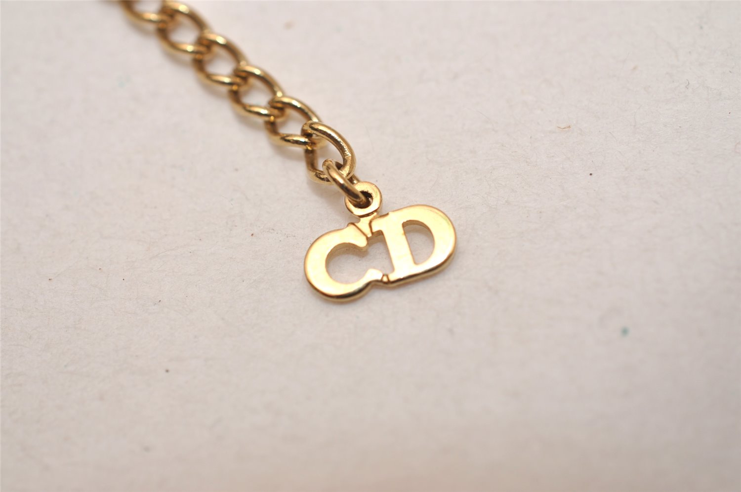 Authentic Christian Dior Gold Rhinestone Chain Pendant Necklace Box 8897J