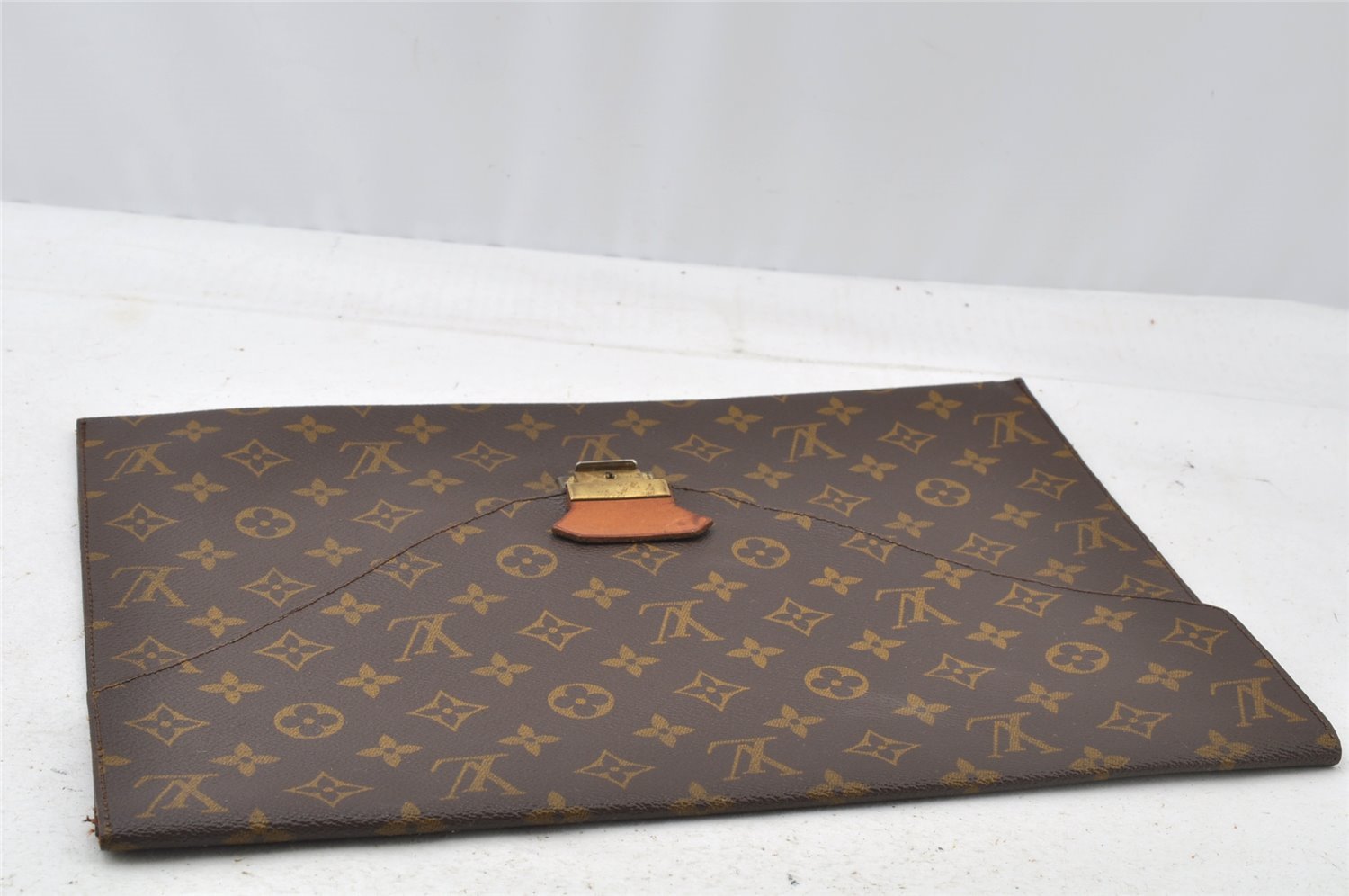 Authentic Louis Vuitton Monogram Poche Plate Documents Case M53522 LV 8898I