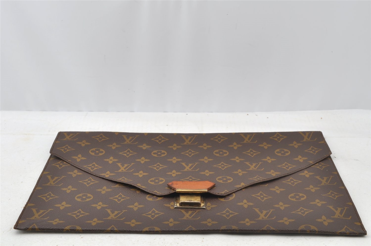 Authentic Louis Vuitton Monogram Poche Plate Documents Case M53522 LV 8898I