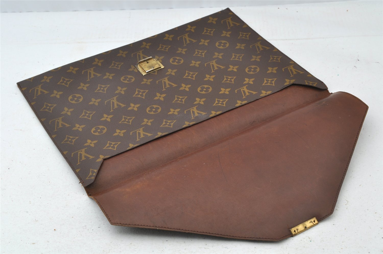 Authentic Louis Vuitton Monogram Poche Plate Documents Case M53522 LV 8898I