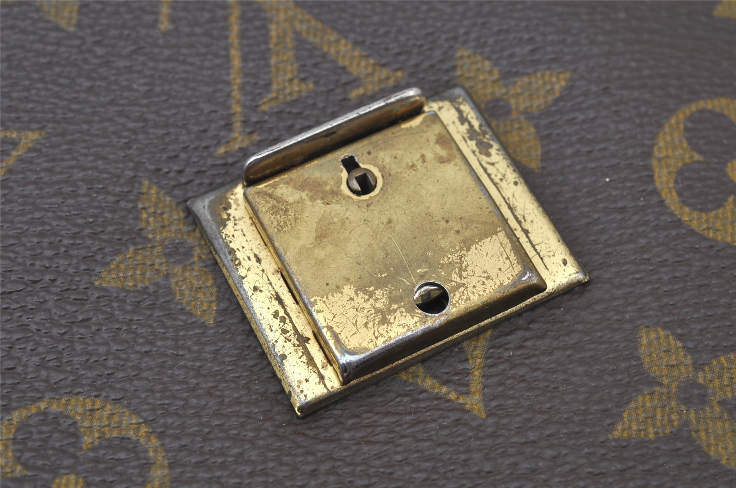 Authentic Louis Vuitton Monogram Poche Plate Documents Case M53522 LV 8898I