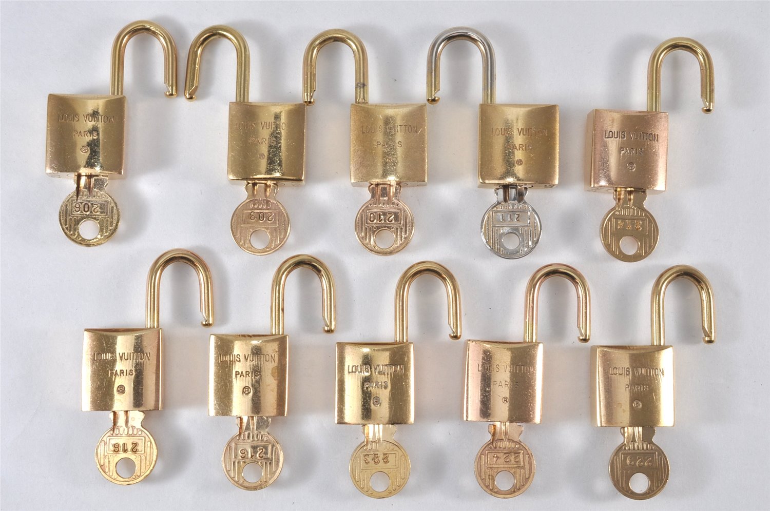 Authentic Louis Vuitton Padlock and Keys 10Set Old Model LV 8900K