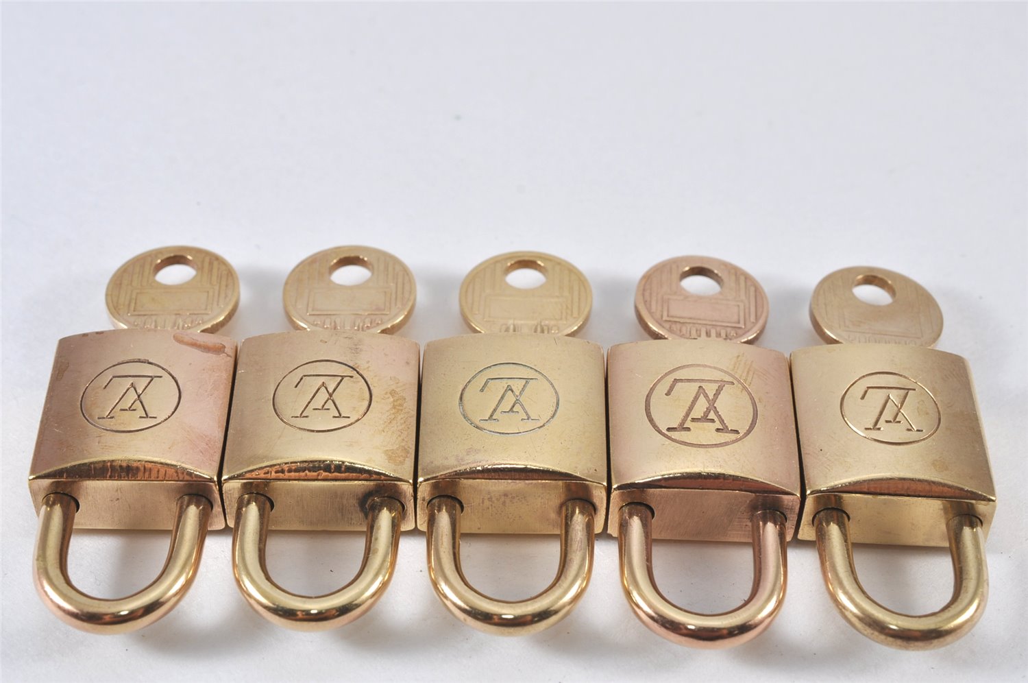 Authentic Louis Vuitton Padlock and Keys 10Set Old Model LV 8900K