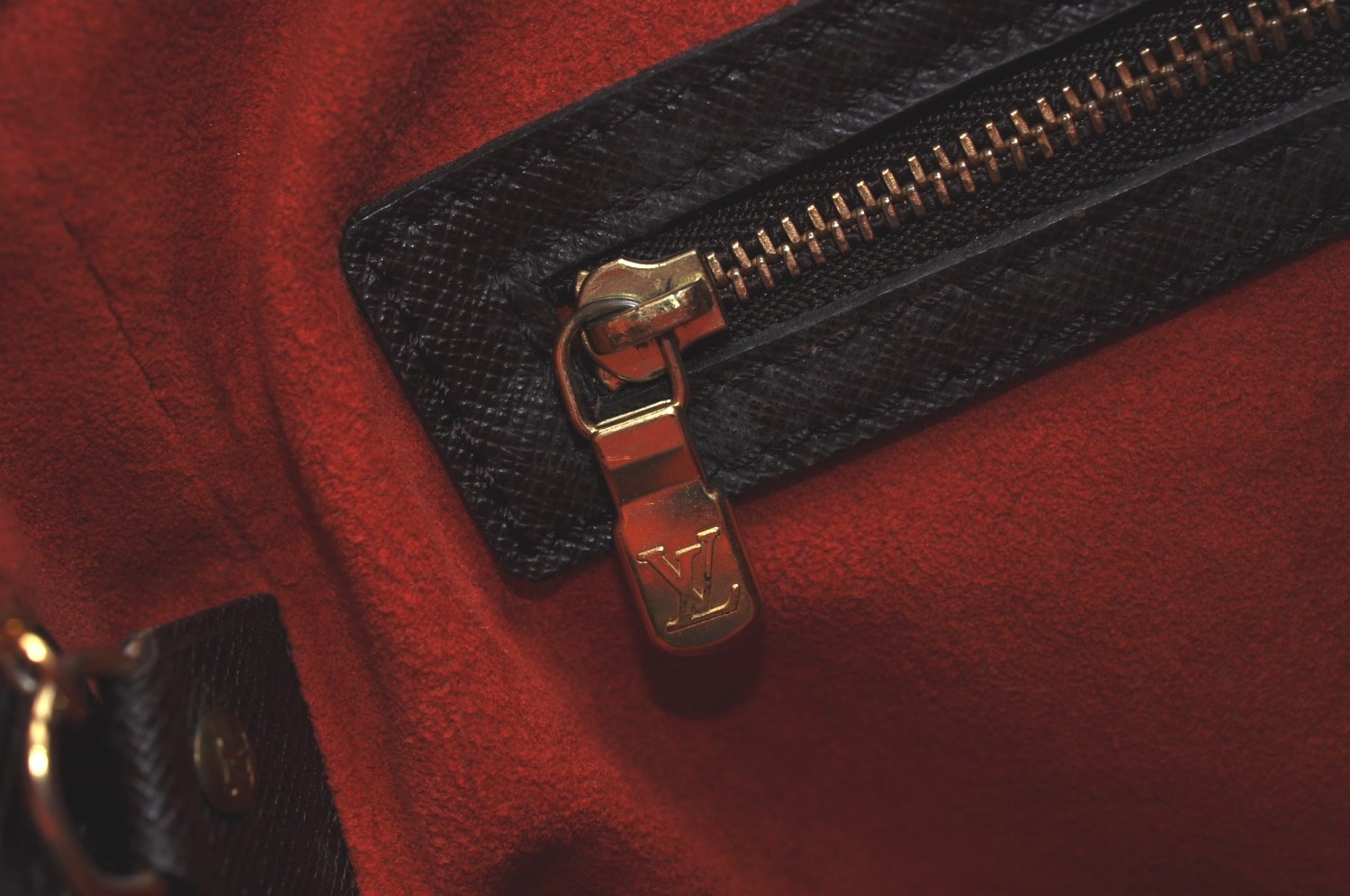 Authentic Louis Vuitton Damier Marais Bucket Shoulder Tote Bag N42240 LV 8902J