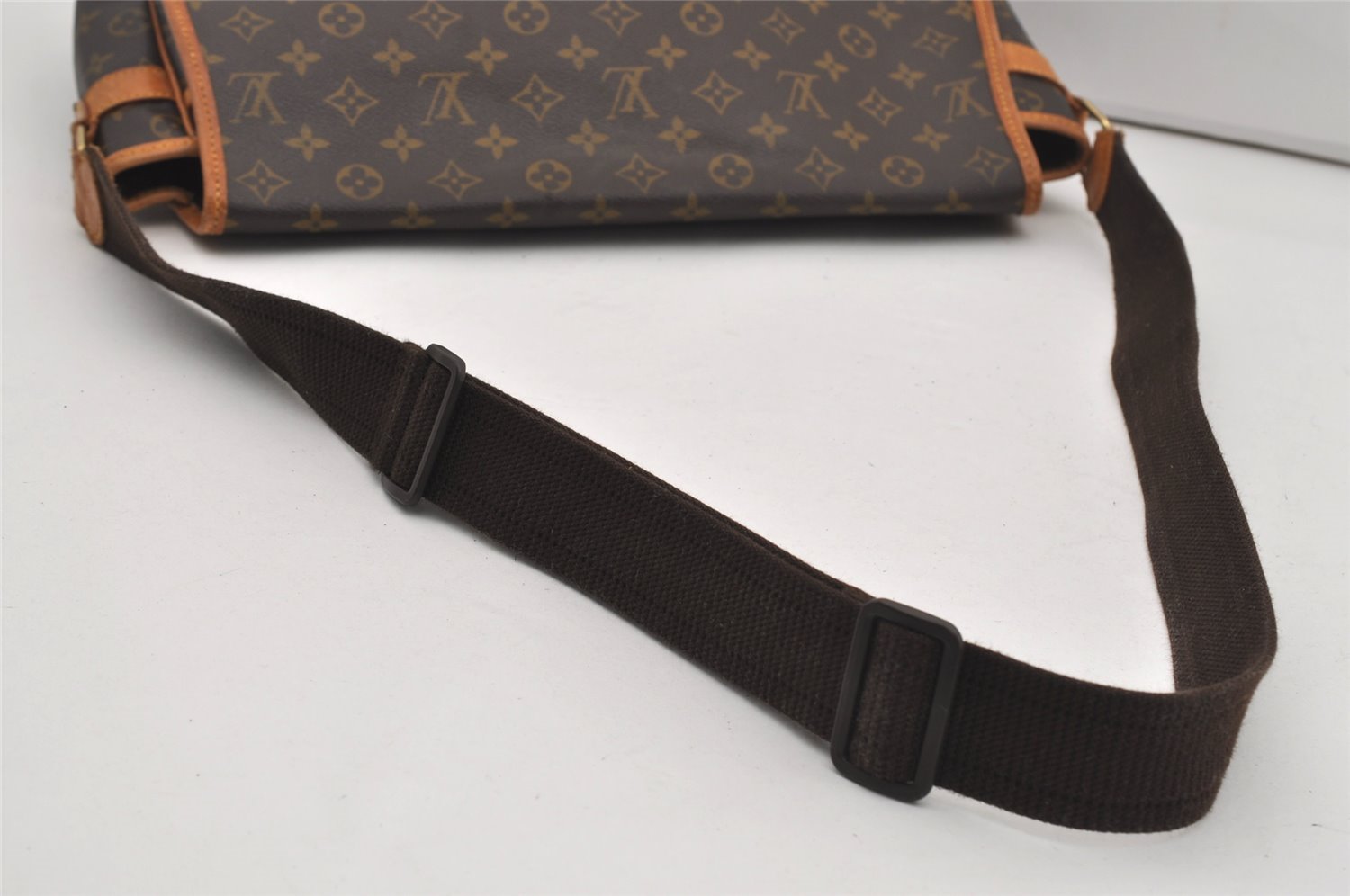 Authentic Louis Vuitton Monogram Gibeciere GM Shoulder Cross Bag M42246 LV 8907I