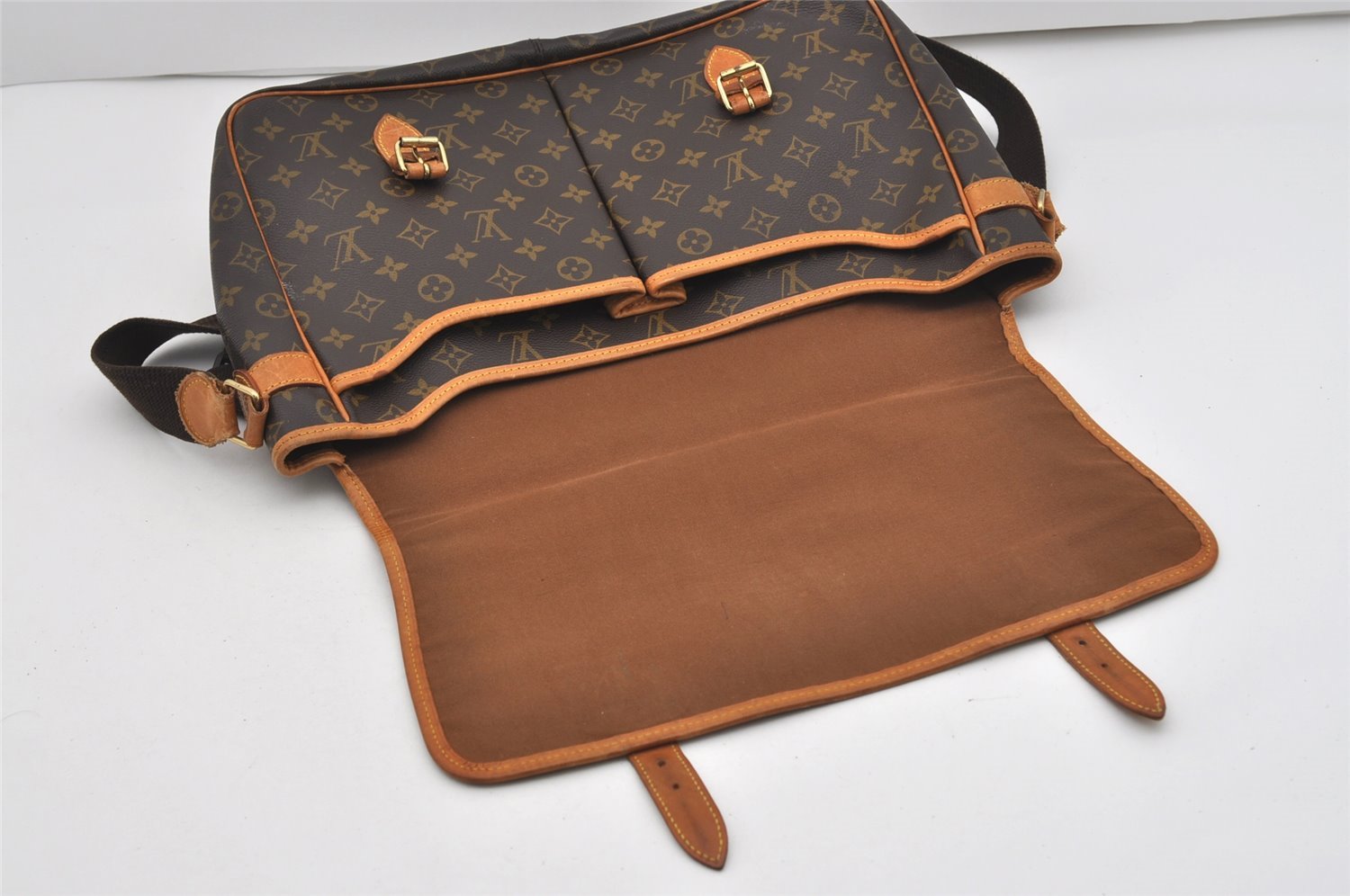 Authentic Louis Vuitton Monogram Gibeciere GM Shoulder Cross Bag M42246 LV 8907I
