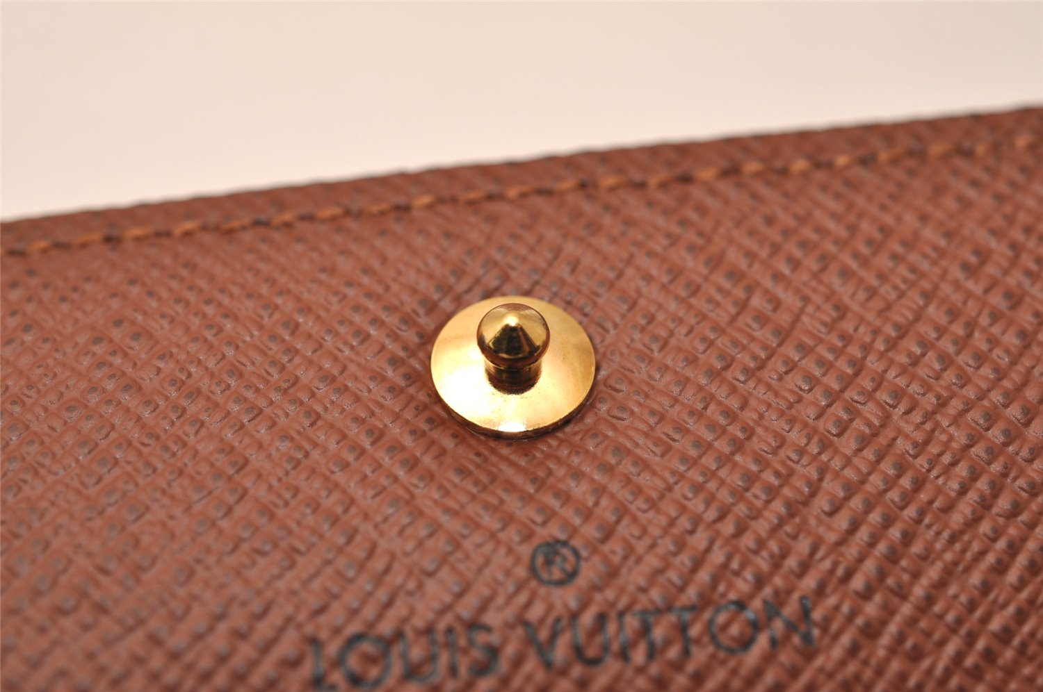 Authentic Louis Vuitton Monogram Multicles 4 Hooks Key Case M62631 Box 8907J