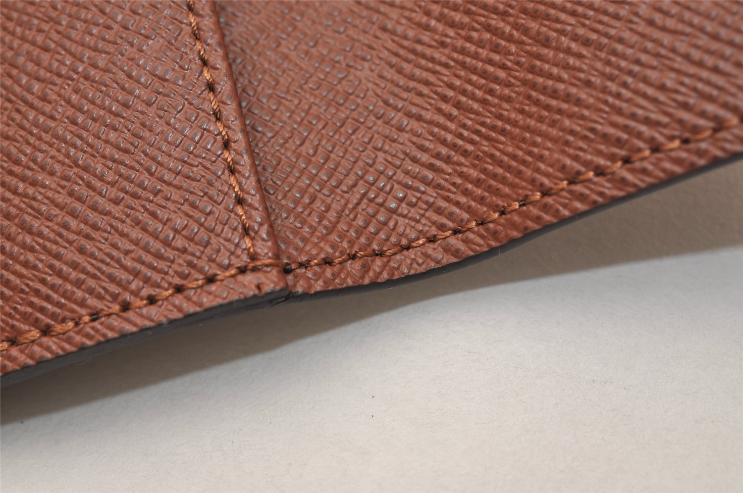 Authentic Louis Vuitton Monogram Multicles 4 Hooks Key Case M62631 Box 8907J