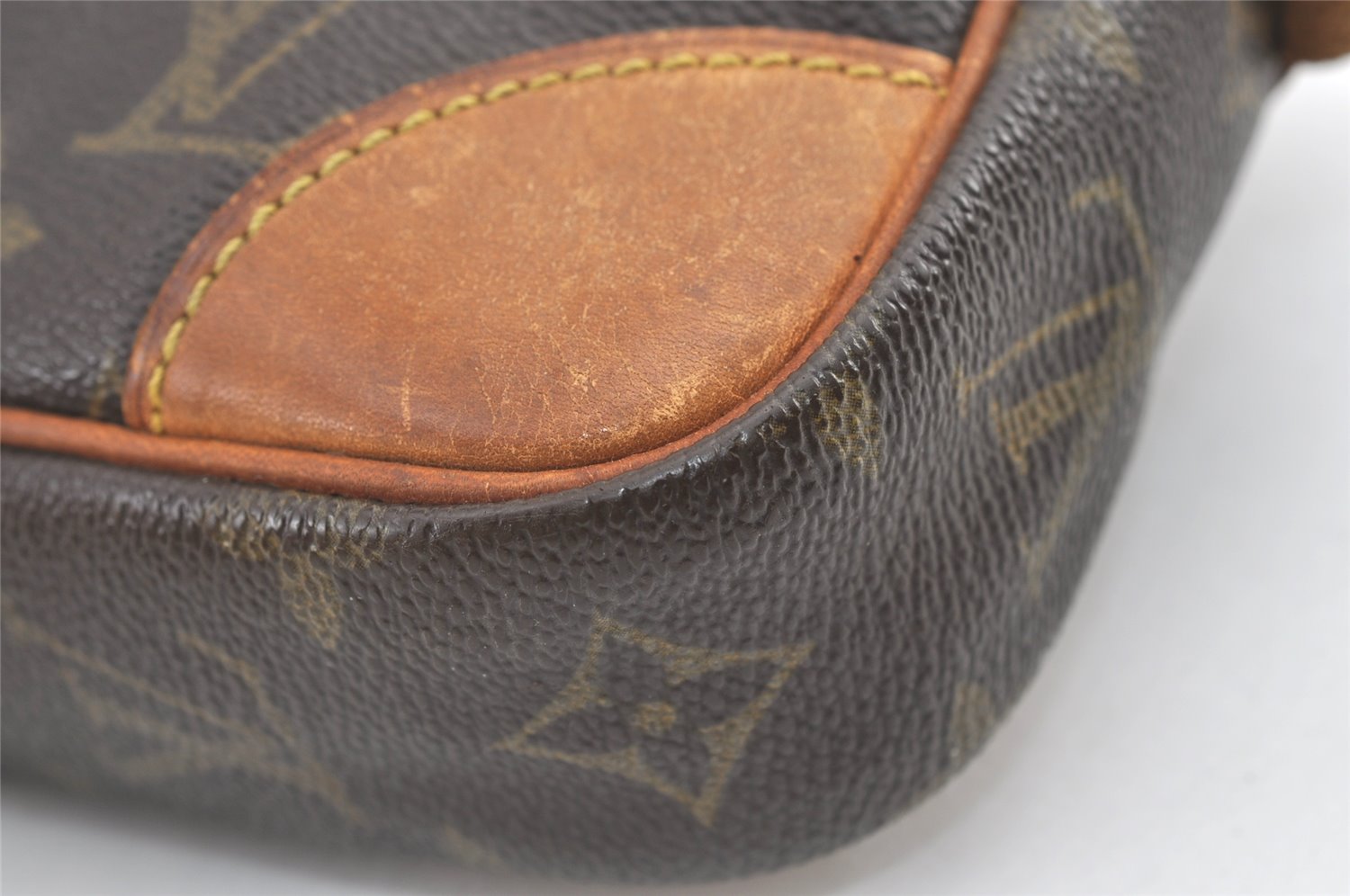 Authentic Louis Vuitton Monogram Marly Dragonne Clutch Hand Bag Old Model 8912J