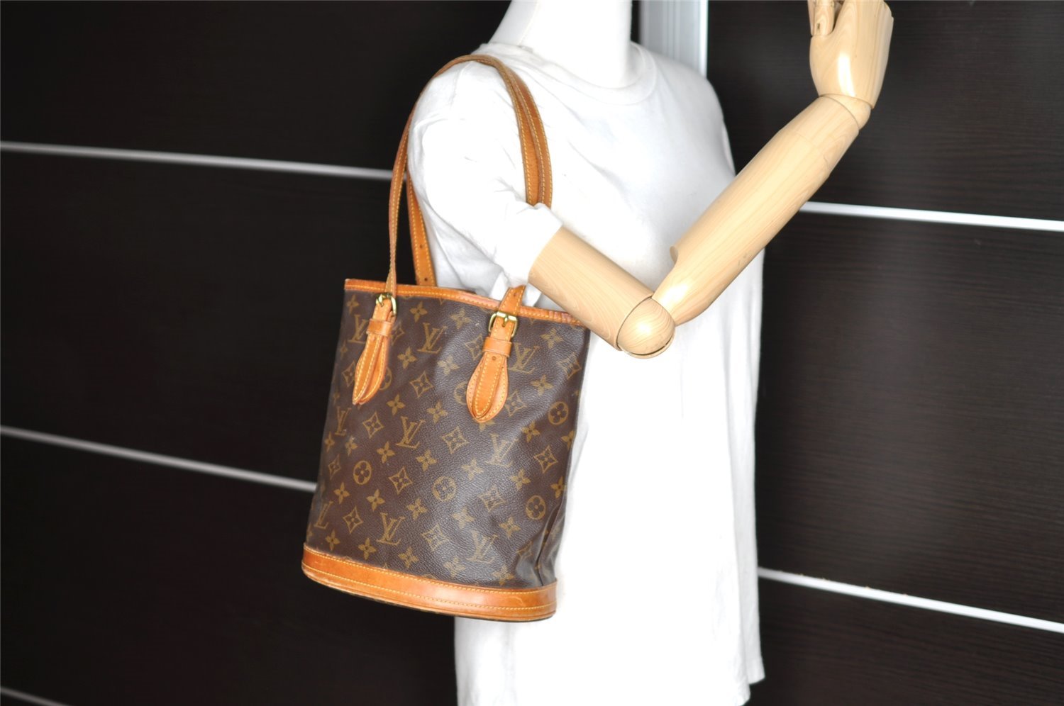 Authentic Louis Vuitton Monogram Bucket PM Shoulder Tote Bag M42238 Junk 8918I