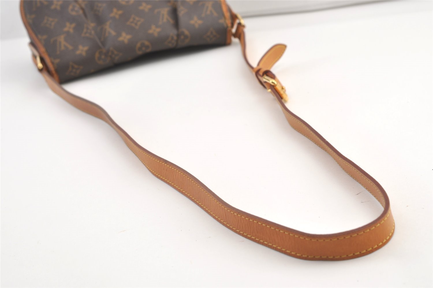 Authentic Louis Vuitton Monogram Menilmontant PM M40474 Shoulder Cross Bag 8918J