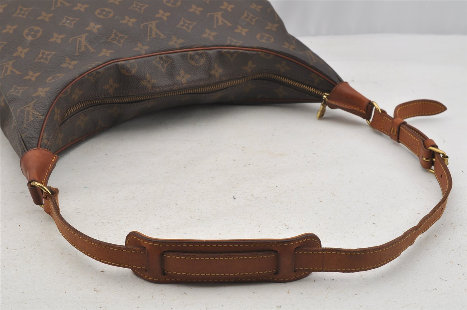 Authentic Louis Vuitton Monogram Boulogne 35 Shoulder Cross Bag M51260 LV 8920I