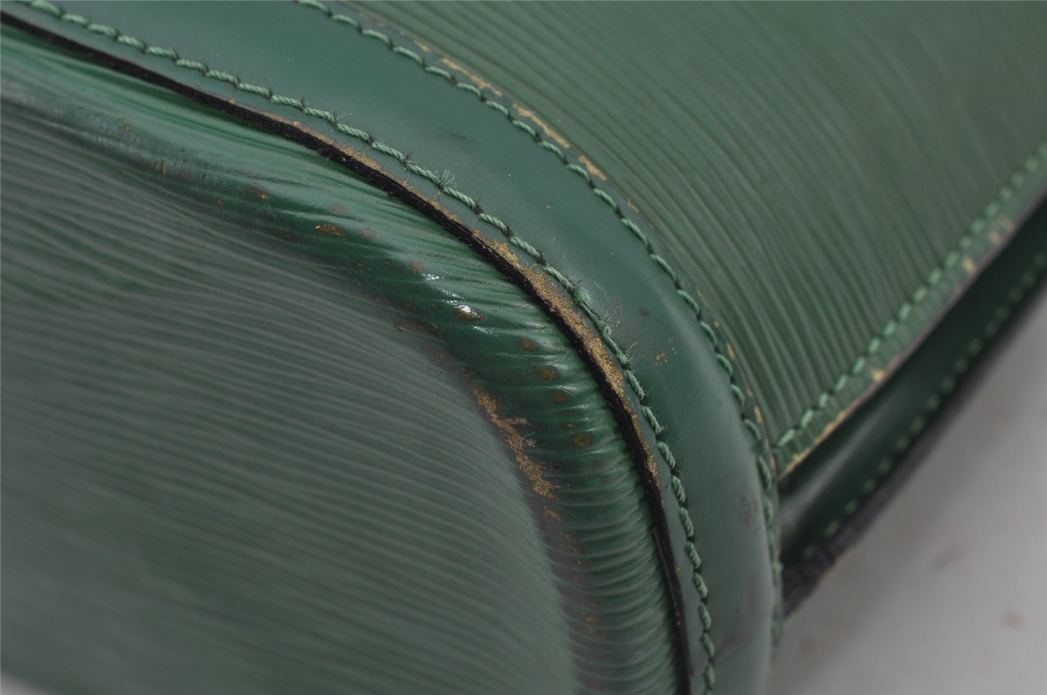 Authentic Louis Vuitton Epi Lussac Shoulder Tote Bag Green M52284 LV 8921J