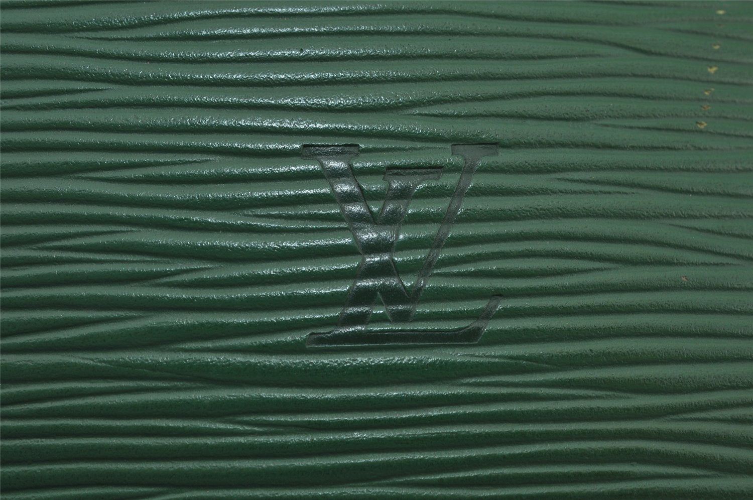 Authentic Louis Vuitton Epi Lussac Shoulder Tote Bag Green M52284 LV 8921J