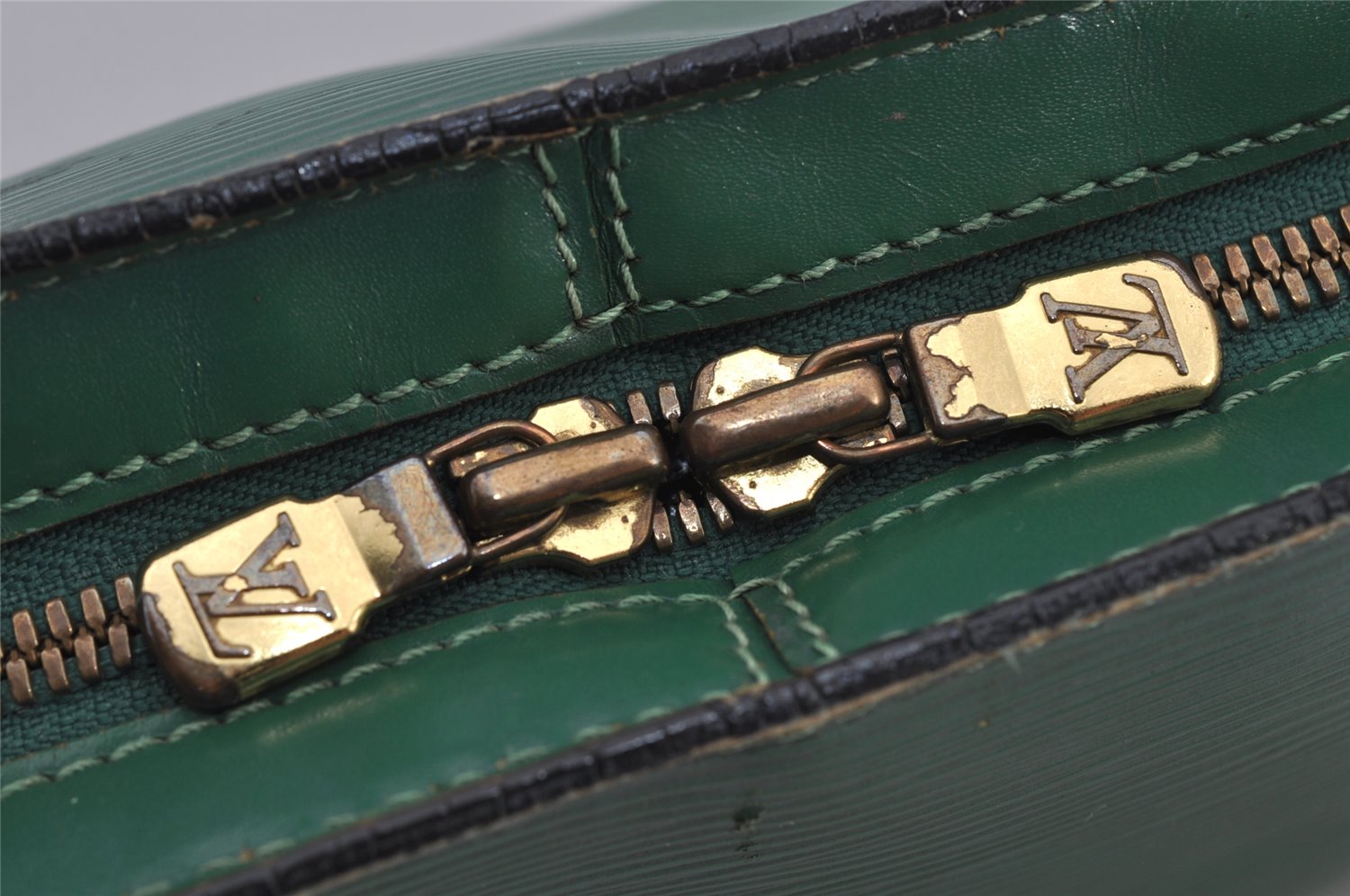 Authentic Louis Vuitton Epi Lussac Shoulder Tote Bag Green M52284 LV 8921J