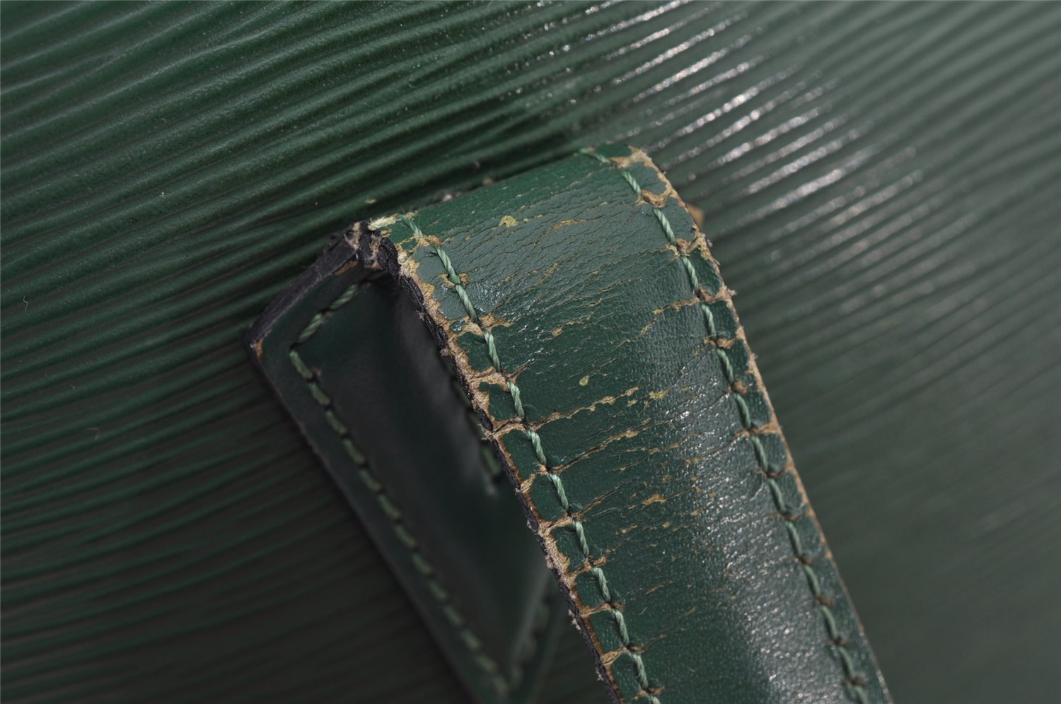 Authentic Louis Vuitton Epi Lussac Shoulder Tote Bag Green M52284 LV 8921J