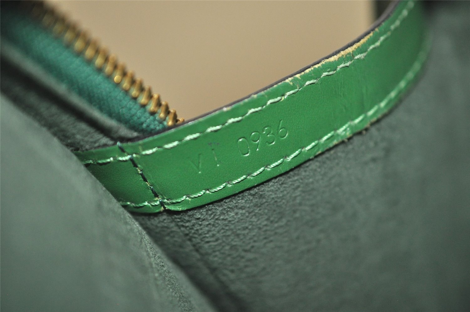 Authentic Louis Vuitton Epi Lussac Shoulder Tote Bag Green M52284 LV 8921J