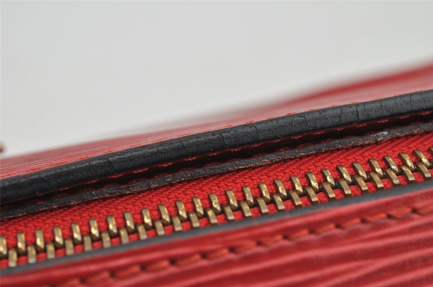 Authentic Louis Vuitton Epi Soufflot Hand Bag Red M52227 LV 8922J