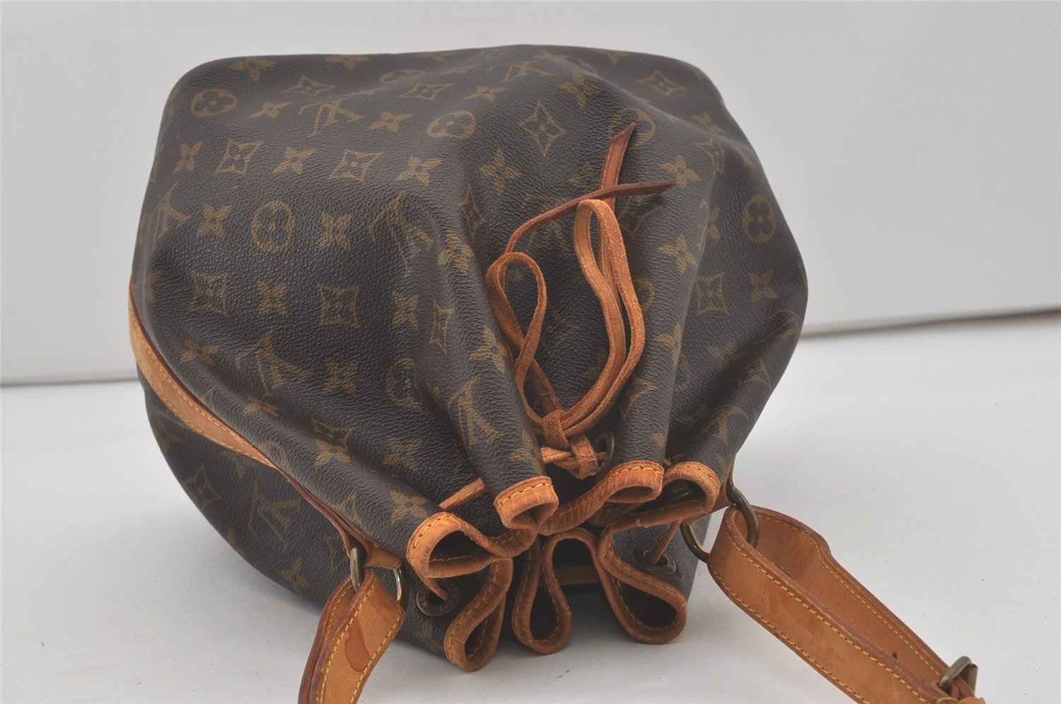 Authentic Louis Vuitton Monogram Petit Noe M42226 Shoulder Drawstring Bag 8925I