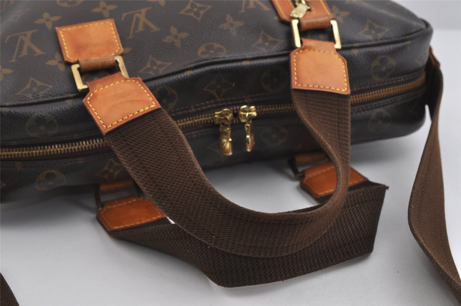 Authentic Louis Vuitton Monogram Sac Bosphore 2Way Hand Bag M40043 LV 8929I