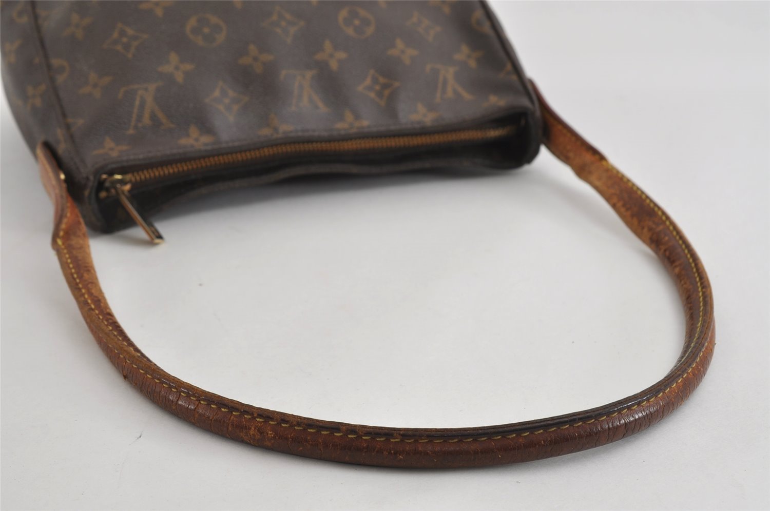 Authentic Louis Vuitton Monogram Looping MM Shoulder Bag M51146 LV 8931I