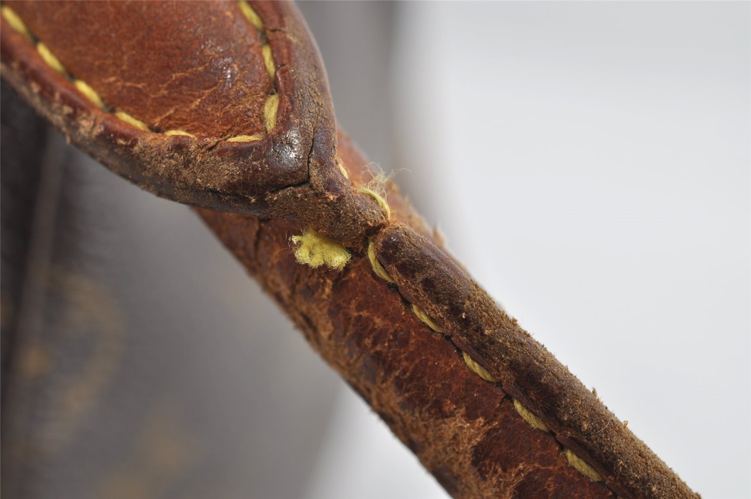 Authentic Louis Vuitton Monogram Looping MM Shoulder Bag M51146 LV 8931I