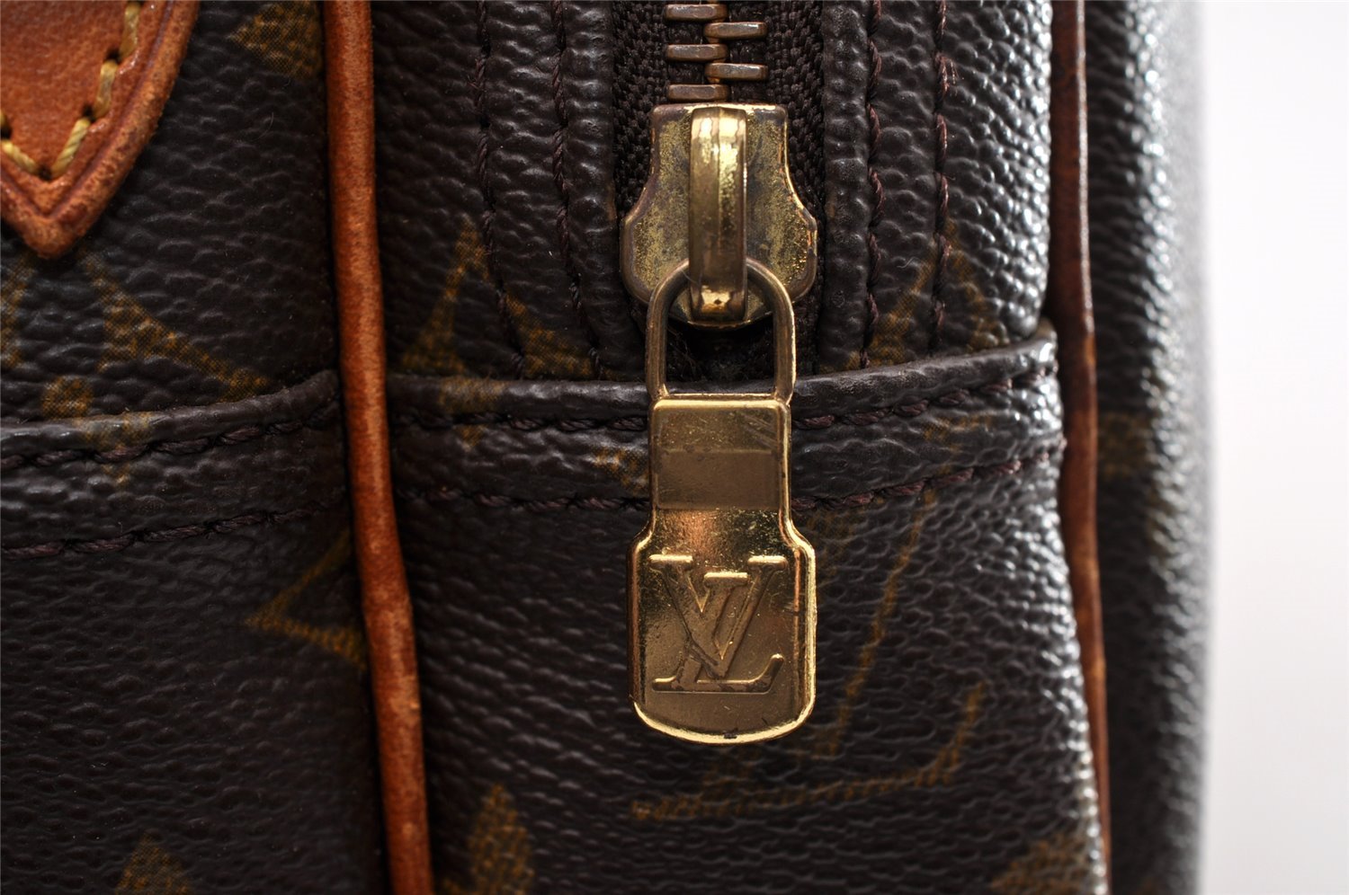 Authentic Louis Vuitton Monogram Reporter PM Shoulder Bag M45254 LV Junk 8934I