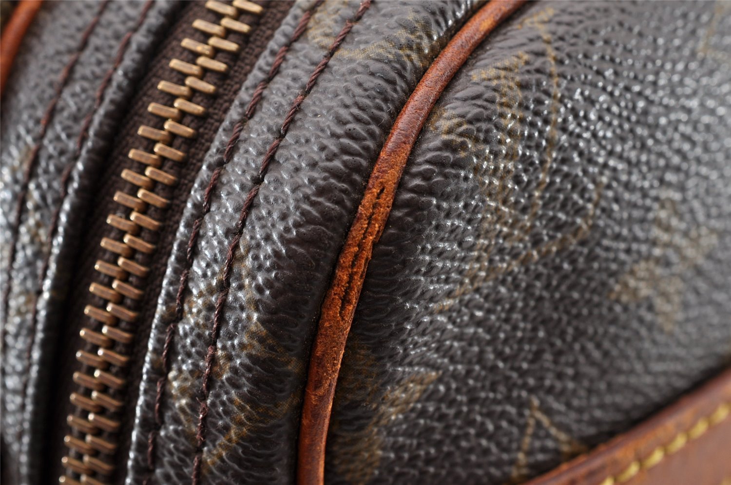 Authentic Louis Vuitton Monogram Reporter PM Shoulder Bag M45254 LV Junk 8934I