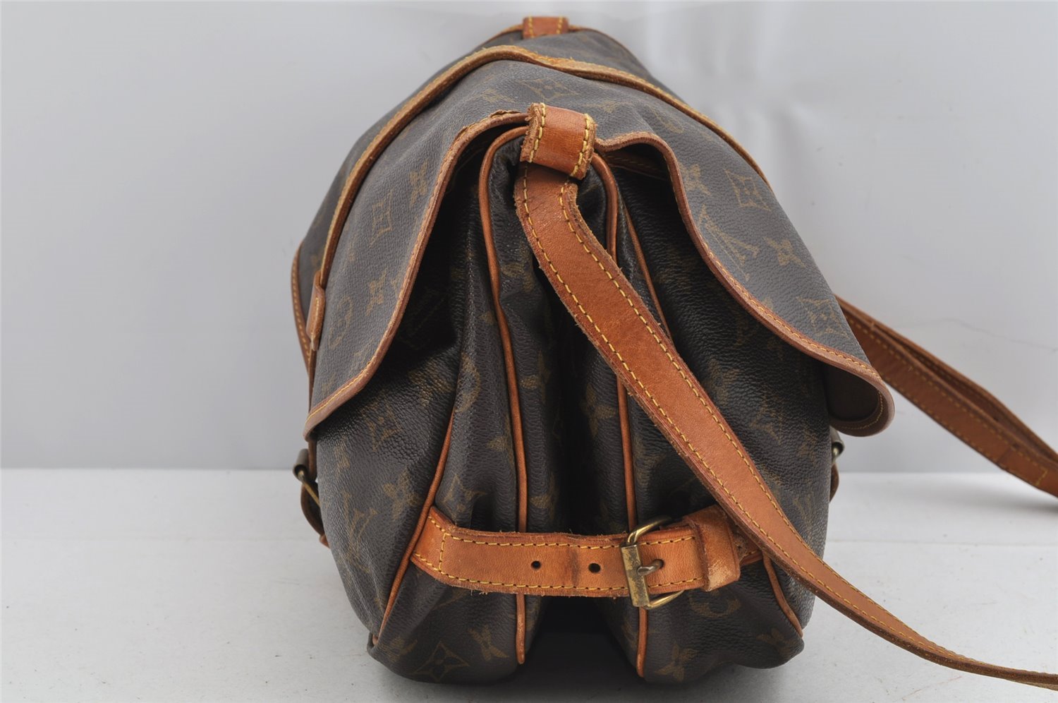 Authentic Louis Vuitton Monogram Saumur 30 Shoulder Cross Bag M42256 LV 8938J