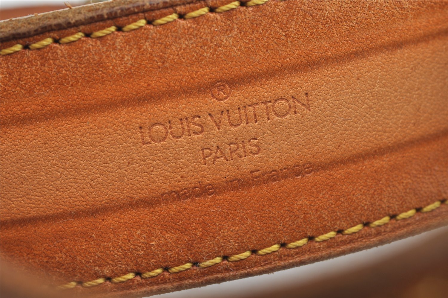 Authentic Louis Vuitton Monogram Saumur 30 Shoulder Cross Bag M42256 LV 8938J