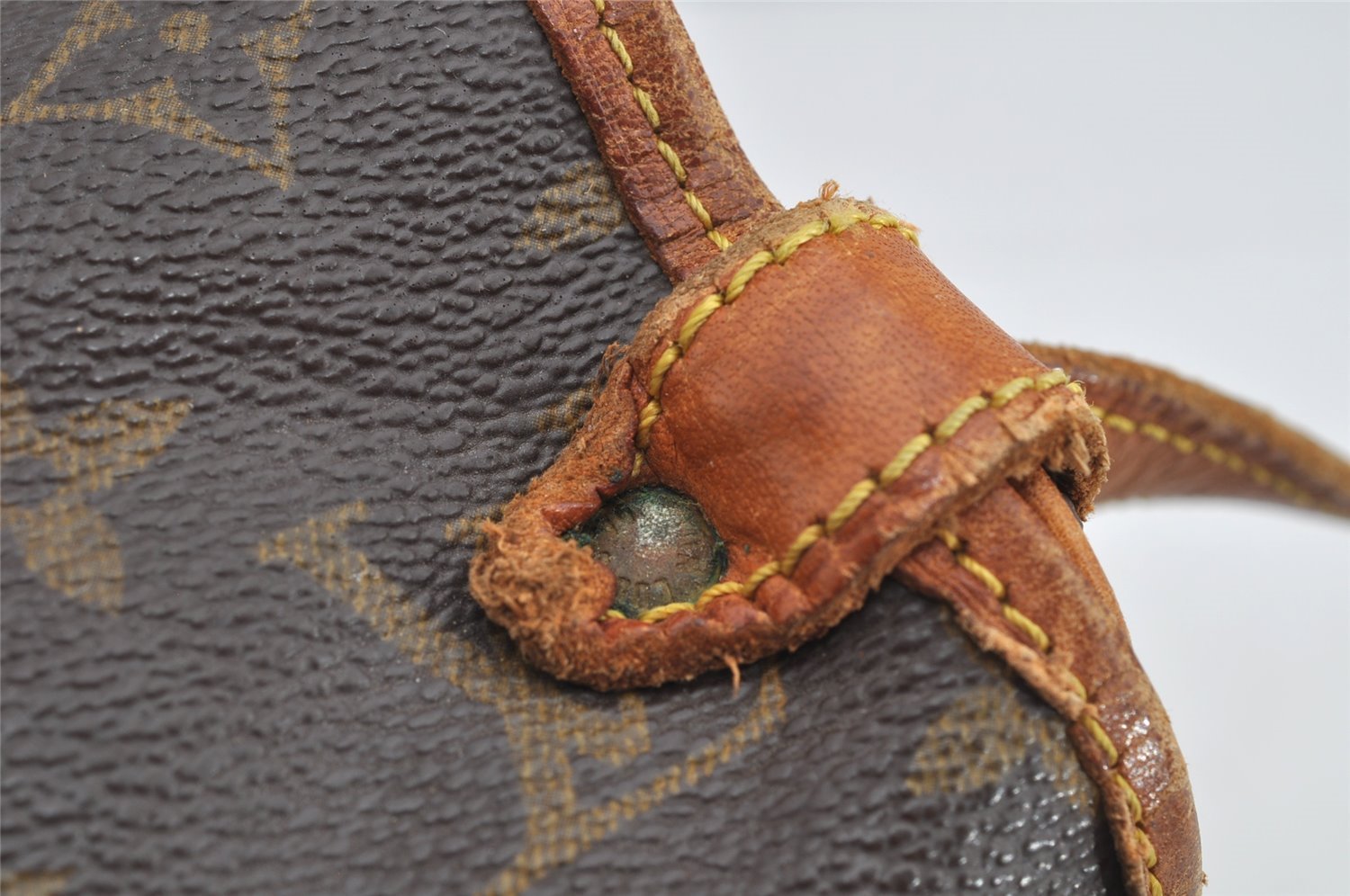 Authentic Louis Vuitton Monogram Saumur 30 Shoulder Cross Bag M42256 LV 8938J