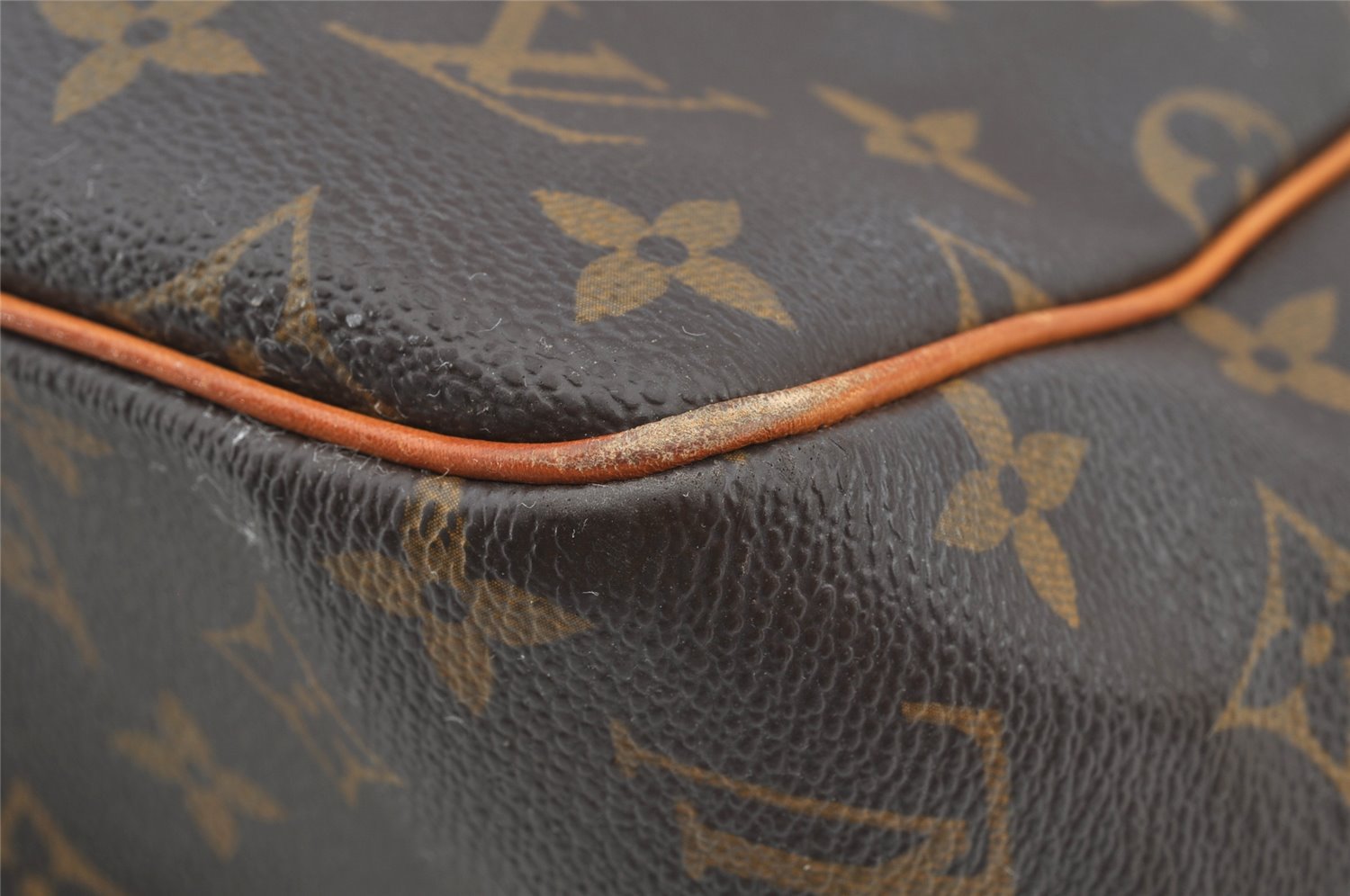 Authentic Louis Vuitton Monogram Batignolles Vertical Tote Bag M51153 LV 8941I