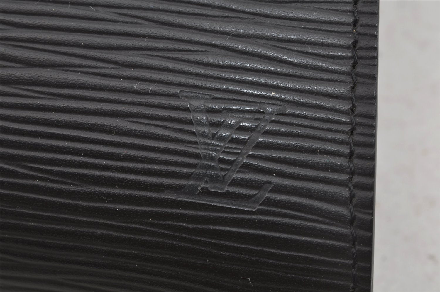 Authentic Louis Vuitton Epi Arts Deco Clutch Hand Bag Black M52632 LV 8942I