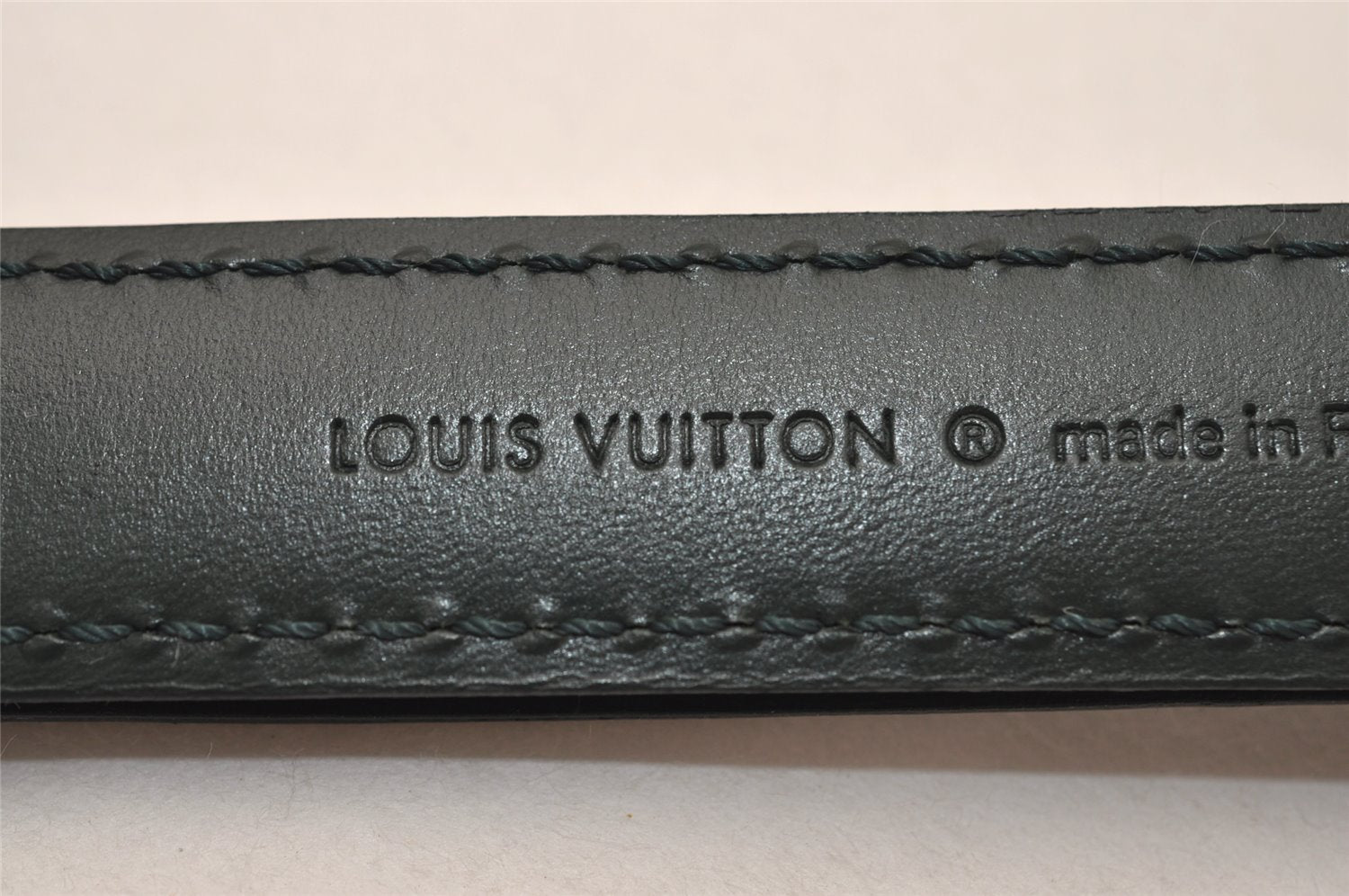 Authentic Louis Vuitton Leather Shoulder Strap Green 36.6-43.1