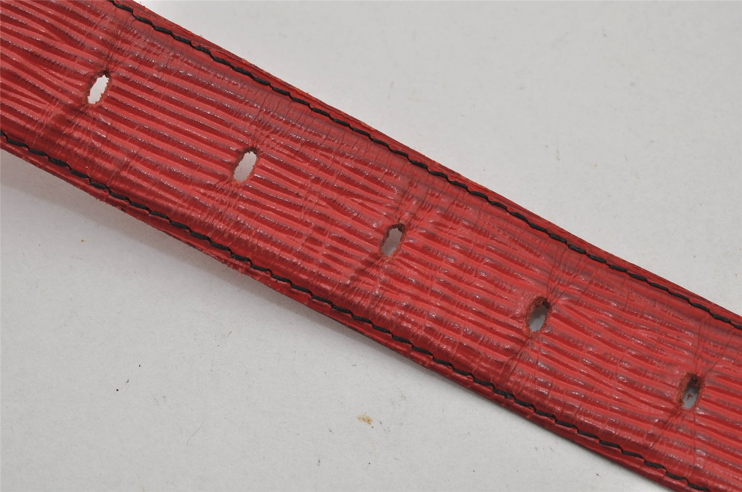 Authentic Louis Vuitton Epi Ceinture Classic Belt 25.6-29.5