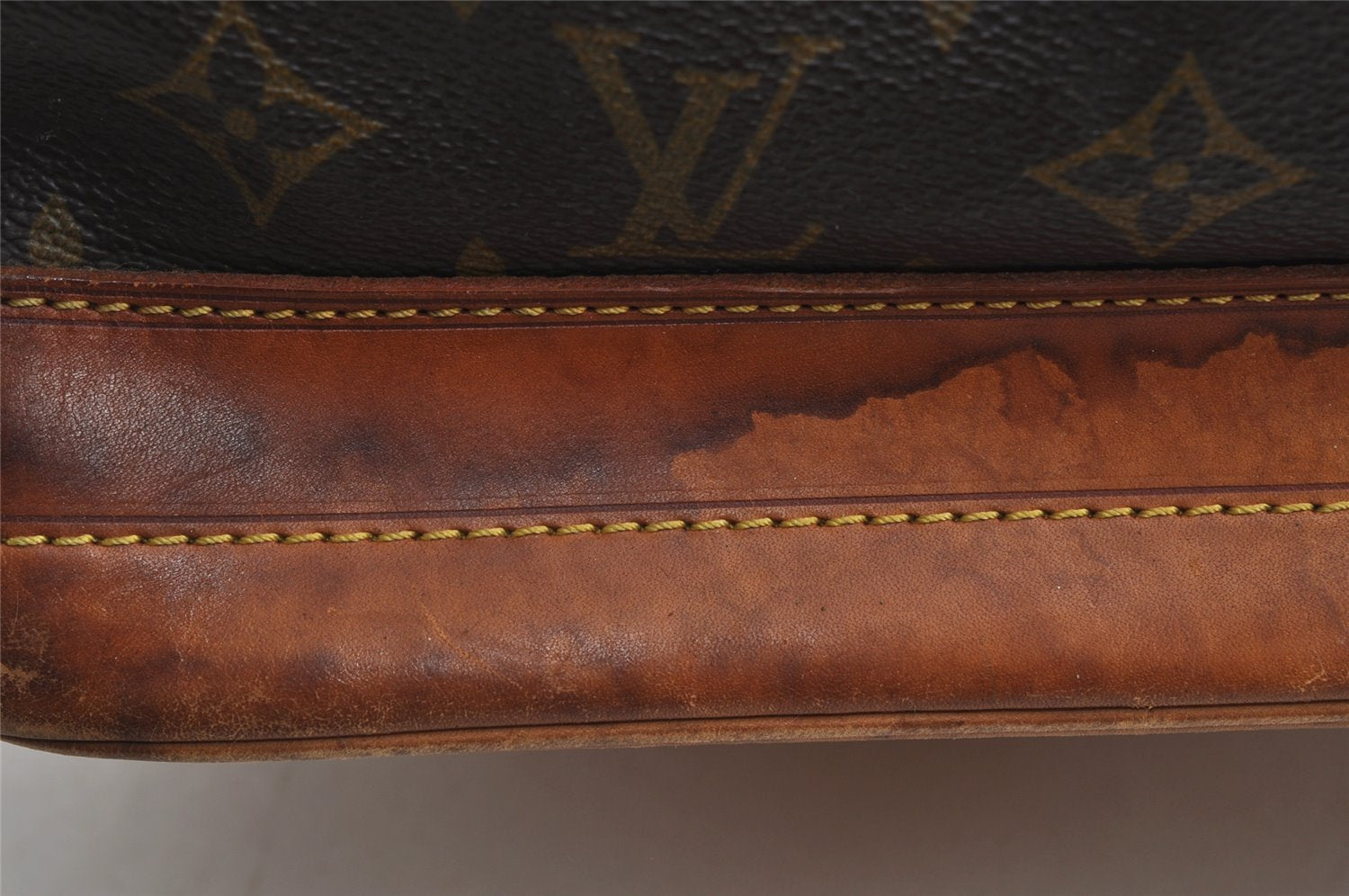 Authentic Louis Vuitton Monogram Noe Shoulder Drawstring Bag M42224 LV 8946I