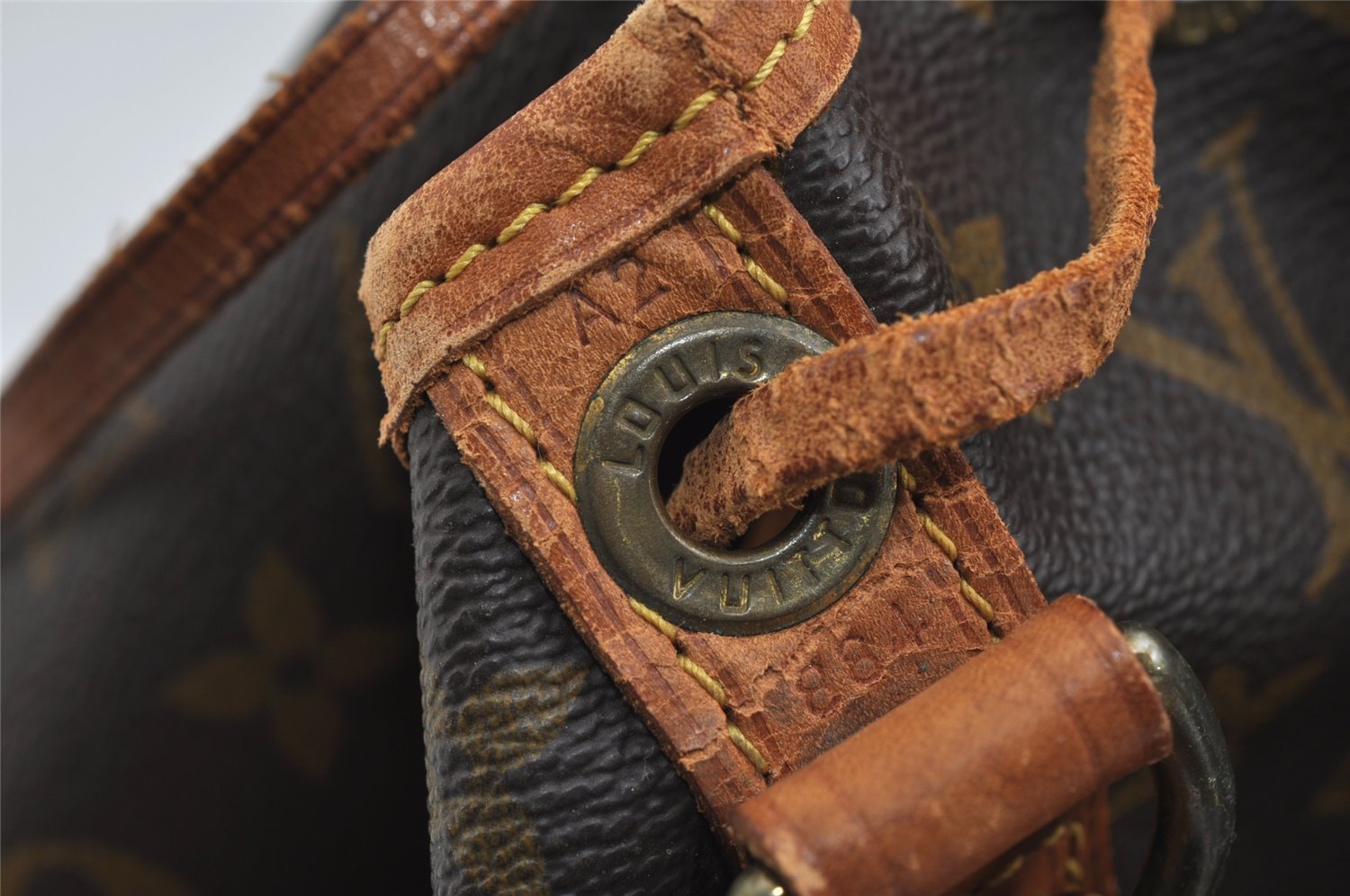 Authentic Louis Vuitton Monogram Noe Shoulder Drawstring Bag M42224 LV 8946I