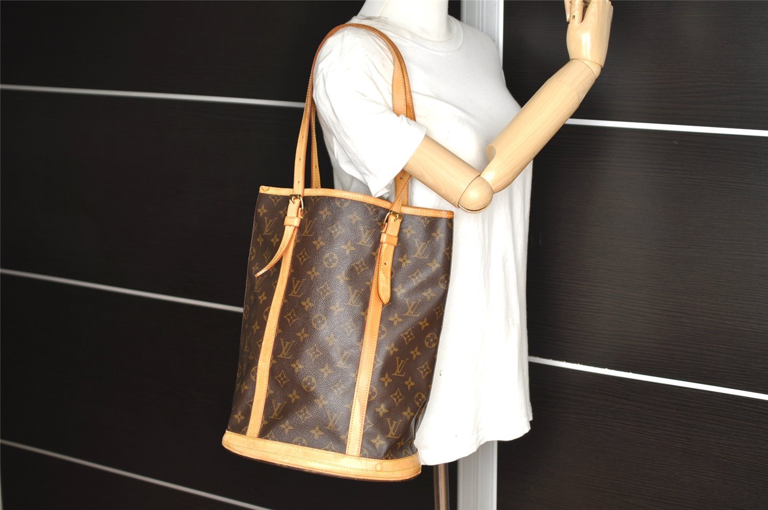 Authentic Louis Vuitton Monogram Bucket GM Shoulder Tote Bag M42236 Junk 8952I