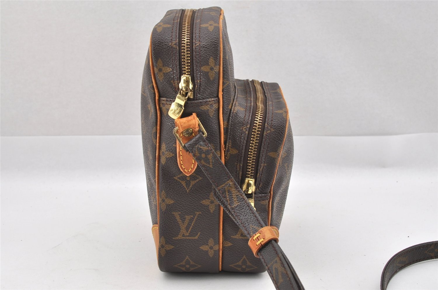 Authentic Louis Vuitton Monogram Amazone Shoulder Cross Bag M45236 LV Junk 8953I