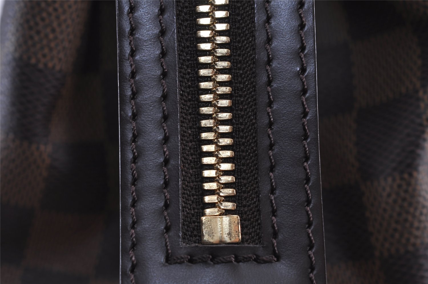 Authentic Louis Vuitton Damier Chelsea Shoulder Tote Bag N51119 LV 8953J