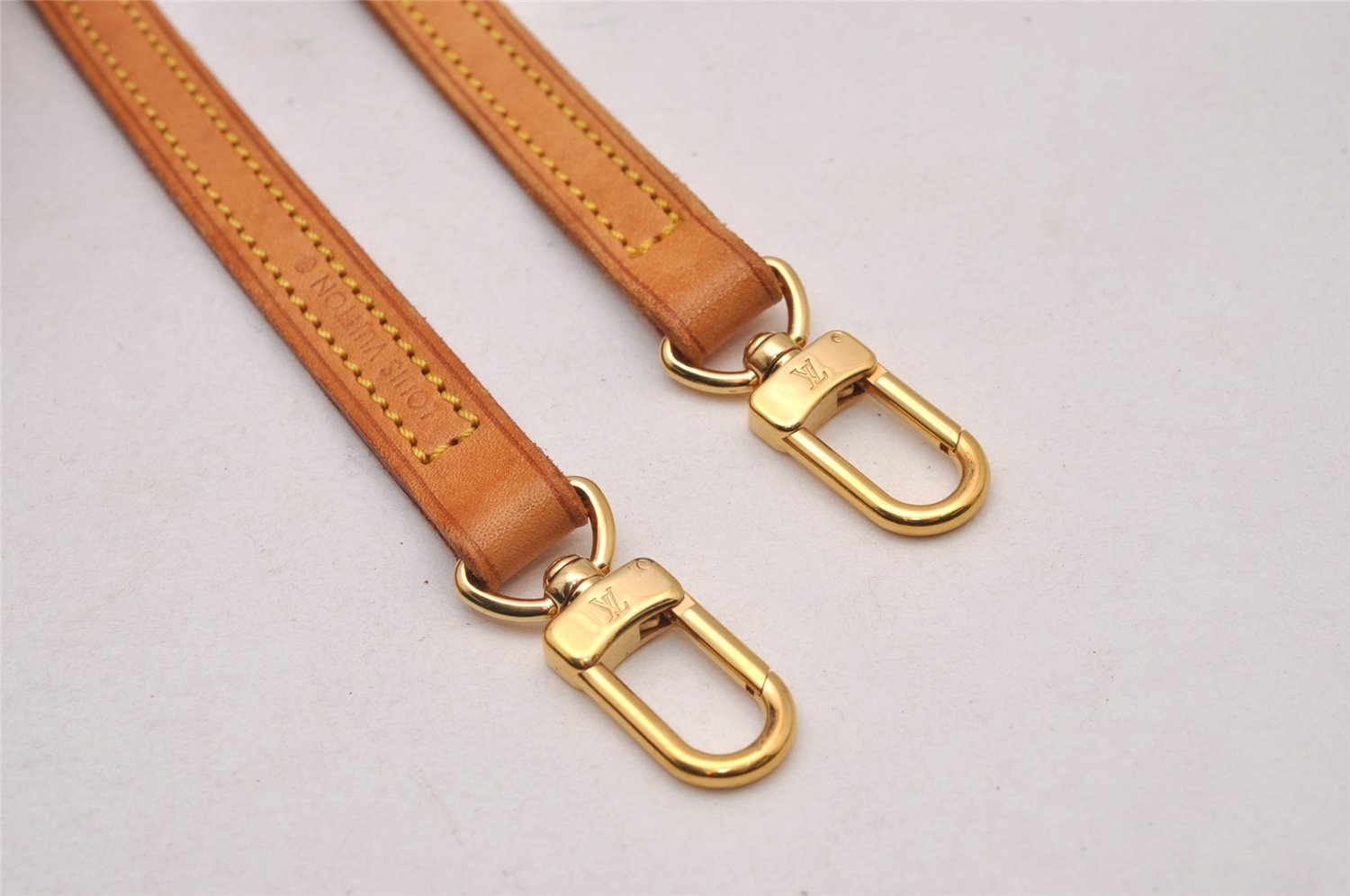 Authentic Louis Vuitton Leather Shoulder Strap Beige 48