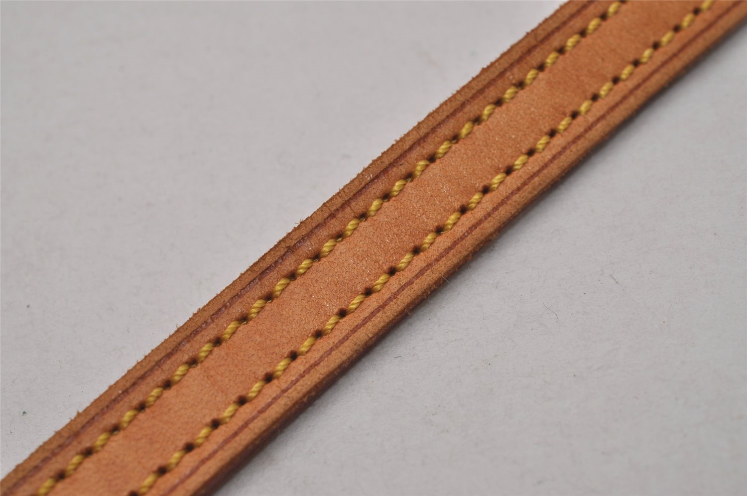 Authentic Louis Vuitton Leather Shoulder Strap Beige 48