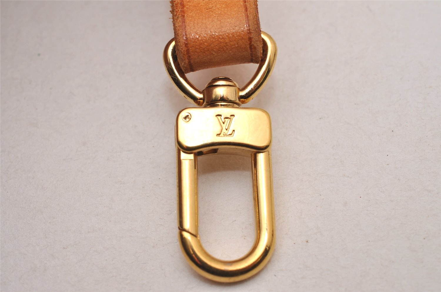 Authentic Louis Vuitton Leather Shoulder Strap Beige 48